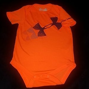 Under armour 3 - 6 months heat gear onesie orange